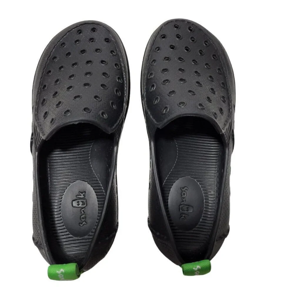 Sanuk lil walker